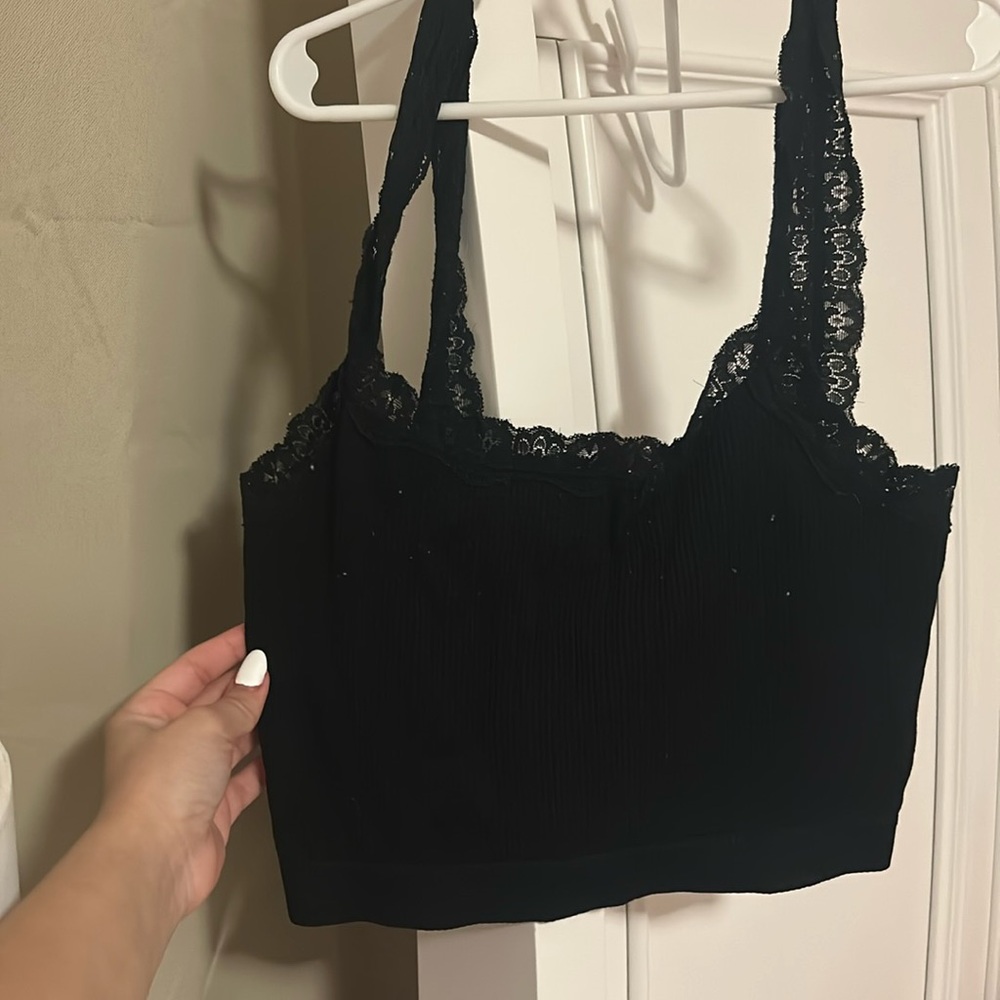 AERO LACED CROP
